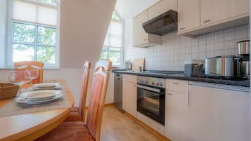 Fridge, oven, dishwasher