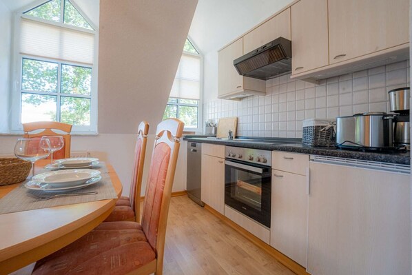 Køleskab, ovn, opvaskemaskine