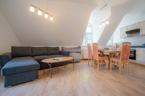 Unclassified image, 5 of 15, button