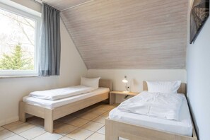 4 bedrooms, WiFi, bed sheets