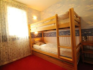 2 bedrooms