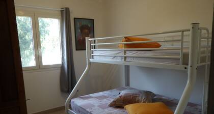 House 10 minutes from all amenities and the beach