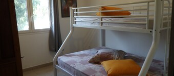 House 10 minutes from all amenities and the beach