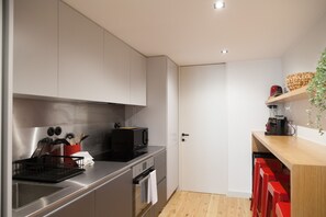 Køleskab, mikrobølgeovn, ovn, opvaskemaskine