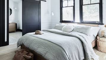 4 slaapkamers, een strijkplank/strijkijzer, gratis wifi, beddengoed