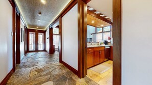 House, 4 Bedrooms | Interior