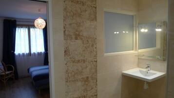 1 chambre, fer et planche à repasser, Wi-Fi