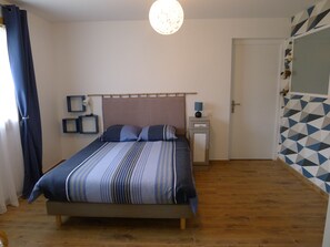 1 bedroom, iron/ironing board, WiFi, wheelchair access - Gîte de La Poivrière - Location Meublée Dans les Monts Jura (Chézery-Forens)