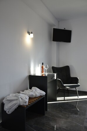 Frigobar, tetera/pava eléctrica