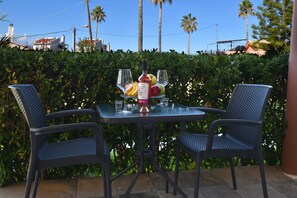Garden view - Odos Oneiron Tavronitis Bay (Platanias)