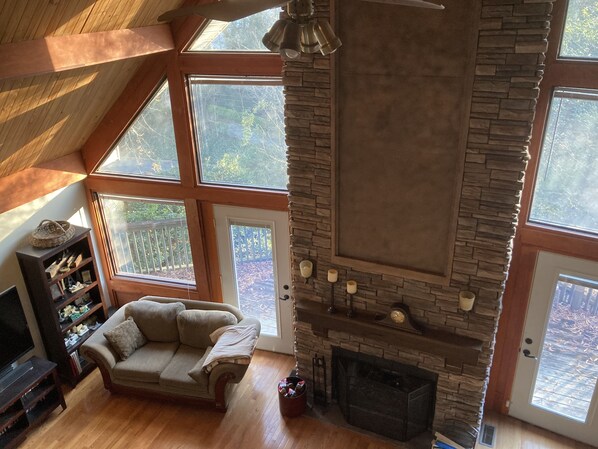 Televisio, takka, DVD-soitin