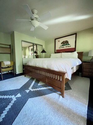 3 bedrooms, desk, iron/ironing board, travel cot