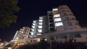 Façade de l’hébergement - soirée/nuit