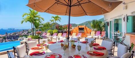 屋外ダイニングエリア