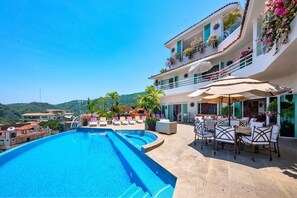 Outdoor pool, a heated pool
