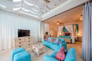 14 bedrooms, in-room safe, desk, iron/ironing board
