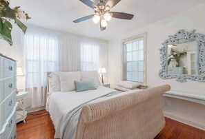 2 chambres, fer et planche à repasser, Wi-Fi, draps fournis