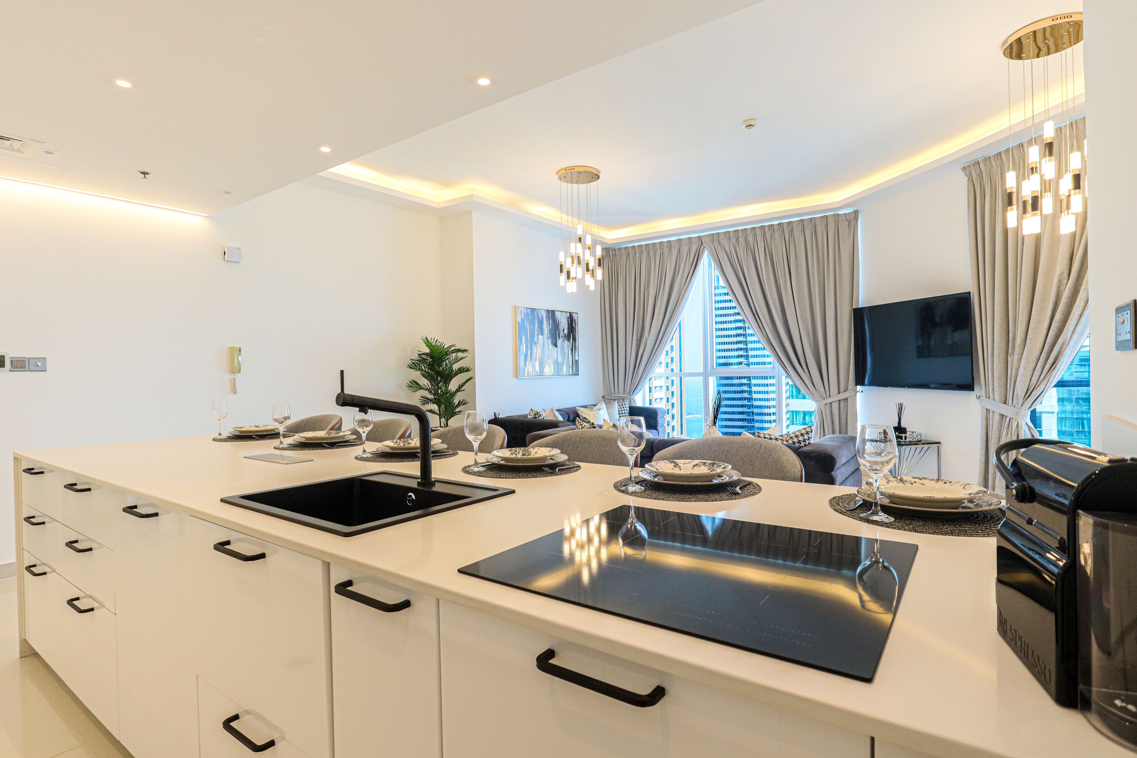 Appartement Confort | Cuisine privée | Grand réfrigérateur, micro-ondes, four, plaque de cuisson