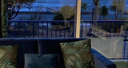 Magnificent 3 bedroom Apartment Sea View Location No1, Near Casino.