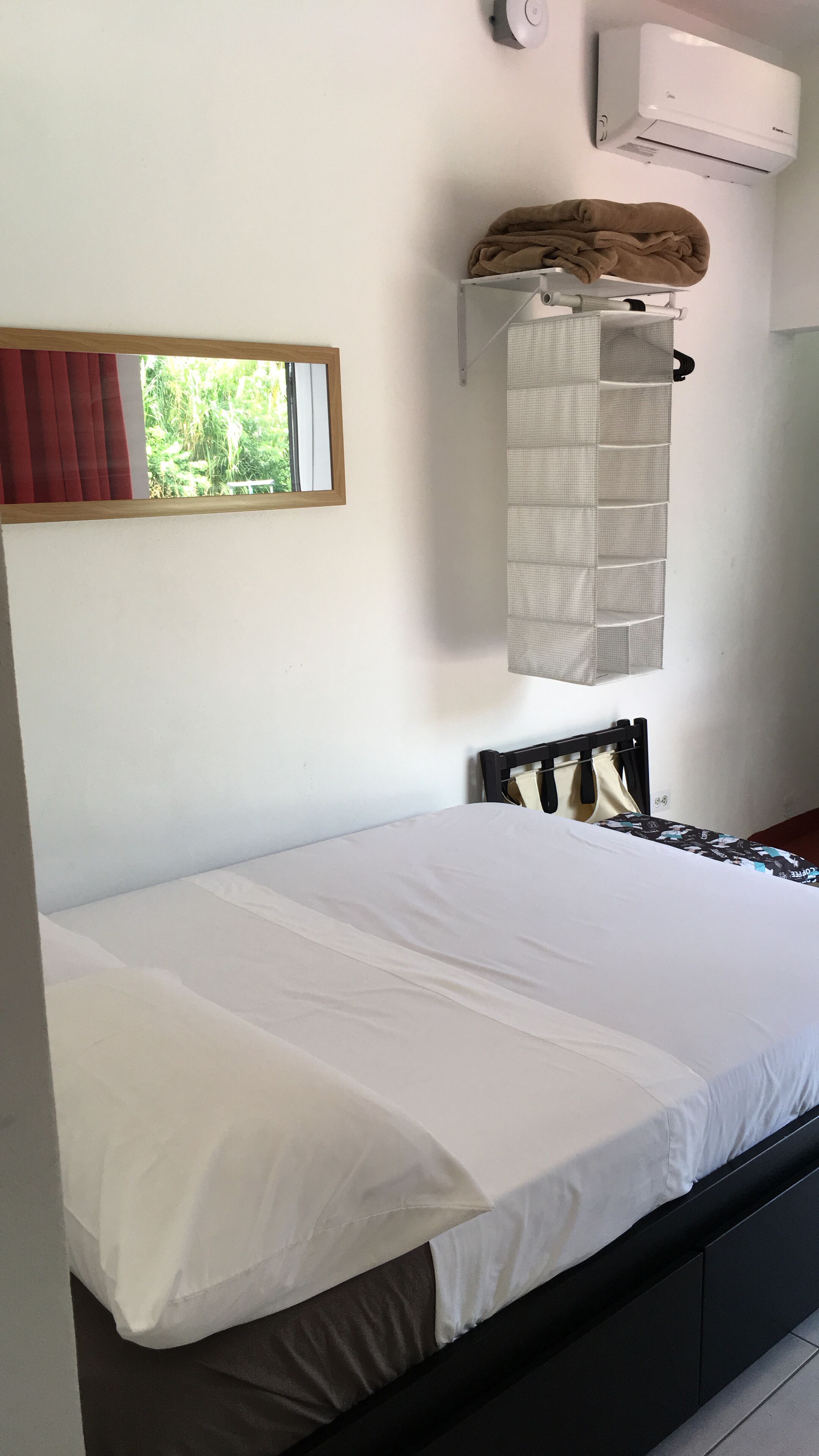 1 bedroom, desk, travel crib, free WiFi