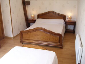 4 Schlafzimmer, Bügeleisen/Bügelbrett, WLAN, Bettwäsche