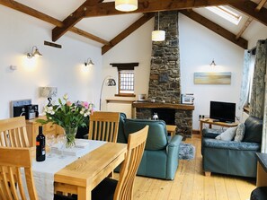 Interior - Appledore - Stables - A couples delight! One bed cottage with parking and wifi! (Appledore, Bideford, Devon)