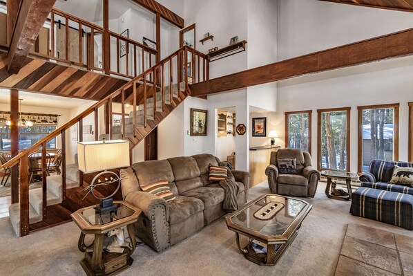 Smart TV, fireplace, books - Spacious Angel Fire Cabin Near Skiing, Hiking, and Fishing (Angel Fire)