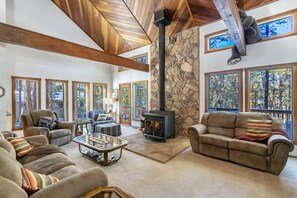 Smart TV, fireplace, books - Spacious Angel Fire Cabin Near Skiing, Hiking, and Fishing (Angel Fire)