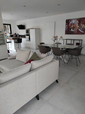 TV, ping pong, books