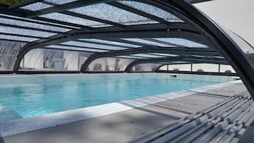 Piscine couverte, piscine extérieure