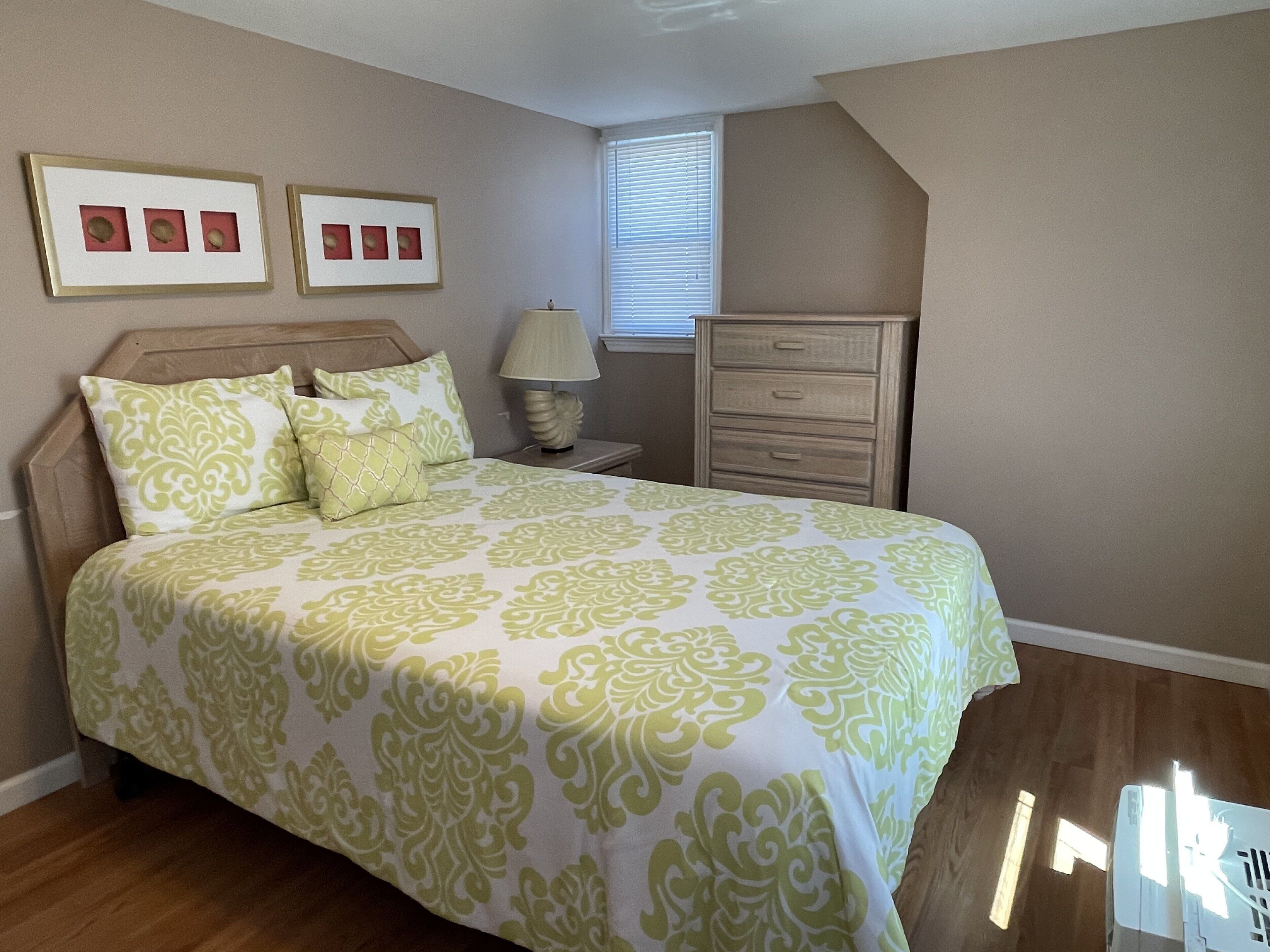 2 多间卧室、熨斗/熨衣板、免费 WiFi、床单