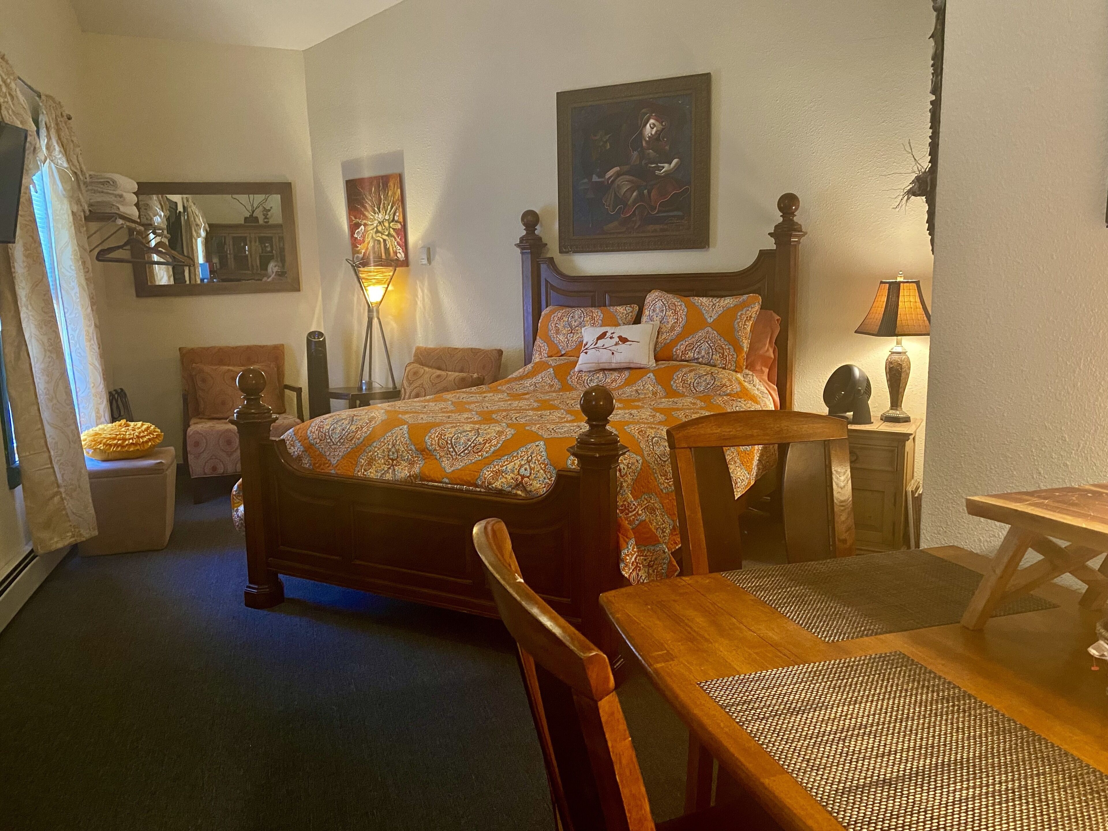 Lovely cozy room with great amenities 