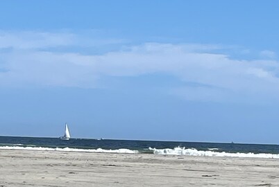 Full Remodel-everything is new!  1.5 blks from beach and boardwalk