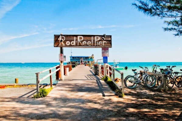 Beach nearby - Tropical Luxury Escape – Heated Pool, Pets OK, IMG (Bradenton)