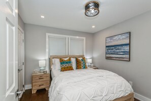 4 chambres, coffre-fort, bureau, fer et planche à repasser