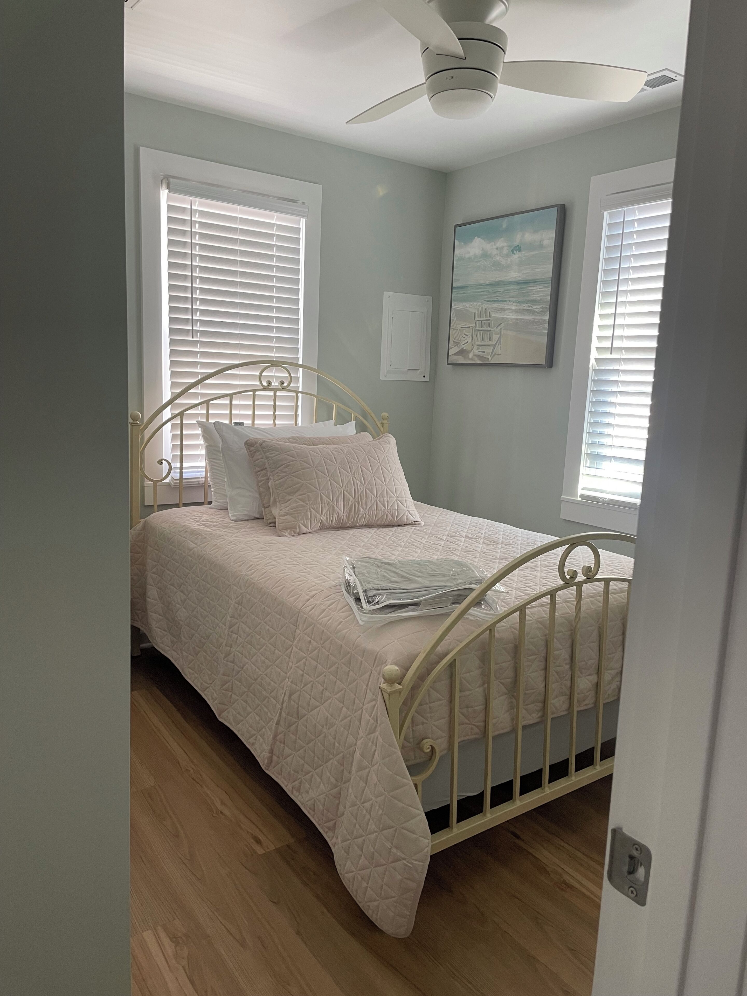 2 bedrooms, iron/ironing board, free WiFi, bed sheets