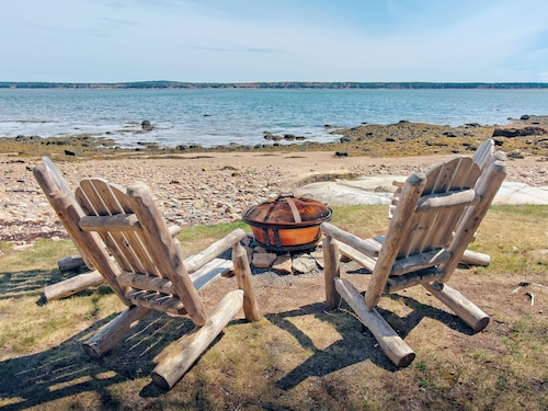 Beachfront Breezes 20 Steps To Water w/ Beach Firepit & Grill Near Acadia