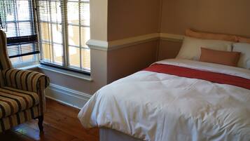 1 chambre, bureau, accès Internet, draps fournis