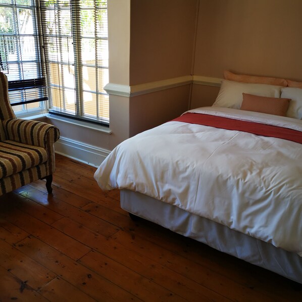 1 Schlafzimmer, Schreibtisch, Internetzugang, Bettwäsche