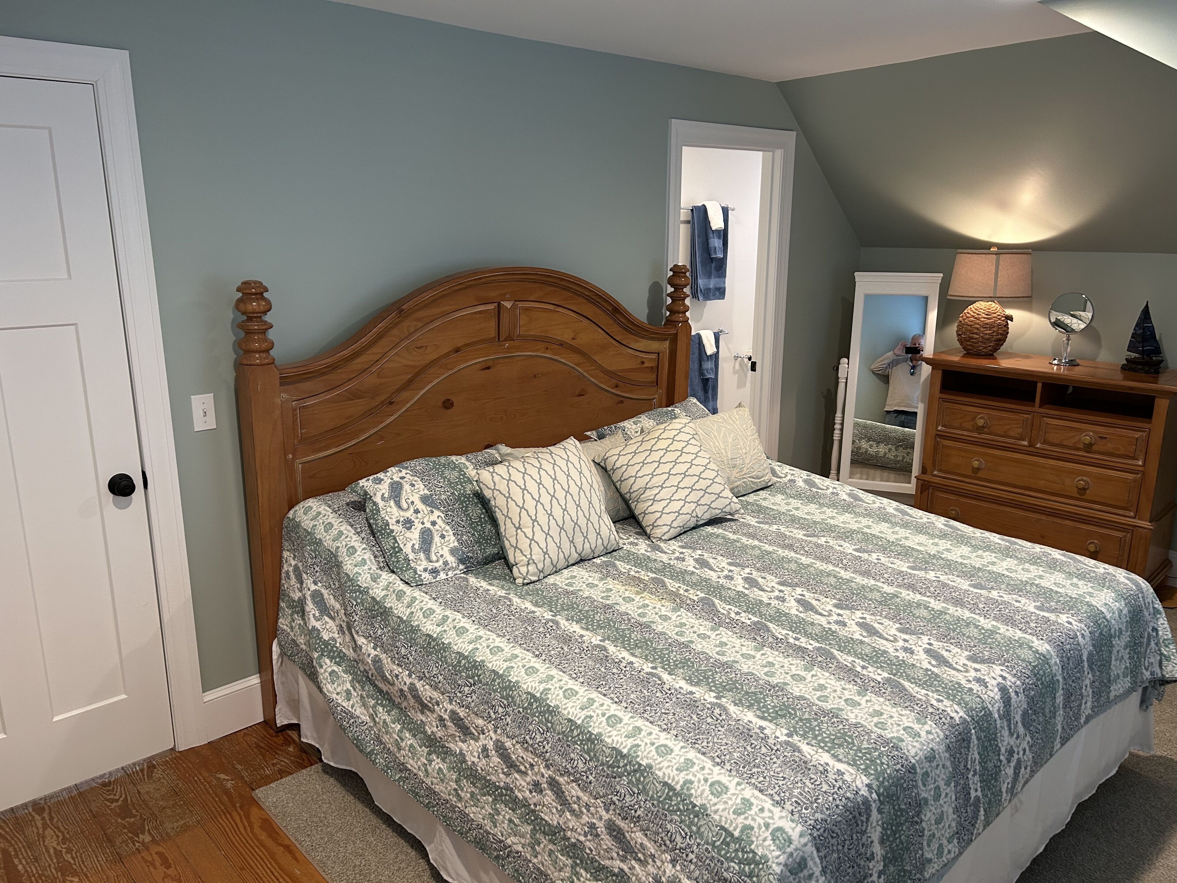 Ensuite bedroom 2 with King bed, large walk in glass and tile shower

