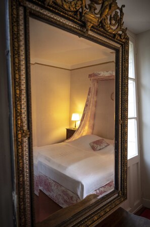 9 slaapkamers, een strijkplank/strijkijzer, reisbedje, gratis wifi