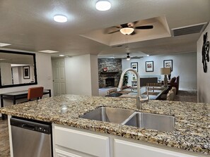 Interior - Waterfront, Camelback Mountain, Golf Course Views (Scottsdale)