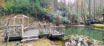 Mountain Creek Cabin VERY private 13 acres with trails, creeks. Bordering USNF!