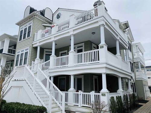 9th & Wesley Ave - Downtown fantastic location