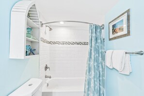 Combined shower/tub