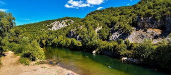 Awesome home in Méjannes-le-Clap