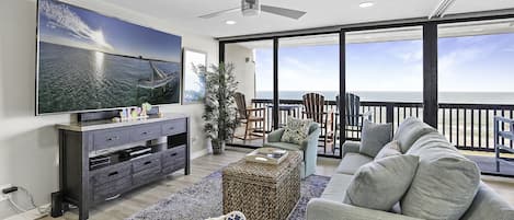 Een flatscreentelevisie