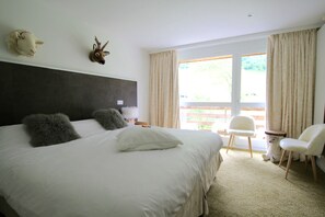 11 室のベッドルーム、アイロン / アイロン台、旅行用ベビーベッド、WiFi (無料)