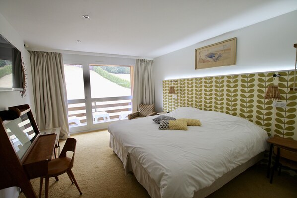 11 habitaciones, tabla de planchar con plancha y cuna de viaje 