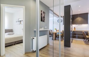 2 Schlafzimmer, Reisekinderbett, kostenloses WLAN, Bettwäsche